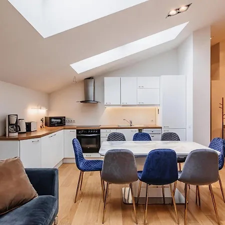 Airhome - Palm Tree Penthouse * Ταλίν