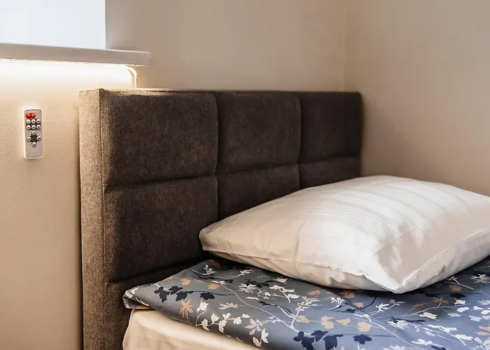 Airhome - Palm Tree Penthouse Ταλίν