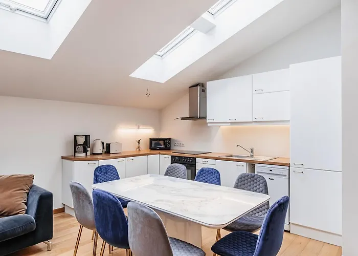 Airhome - Palm Tree Penthouse Apartman