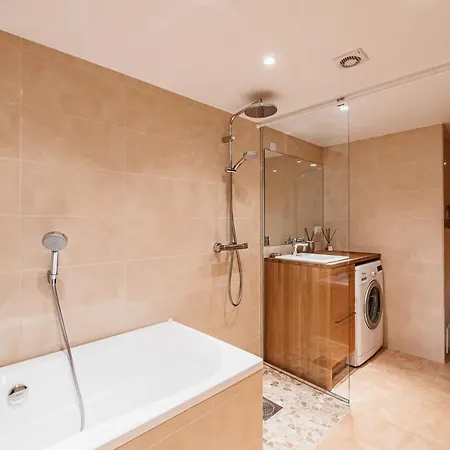 Airhome - Palm Tree Penthouse טאלין